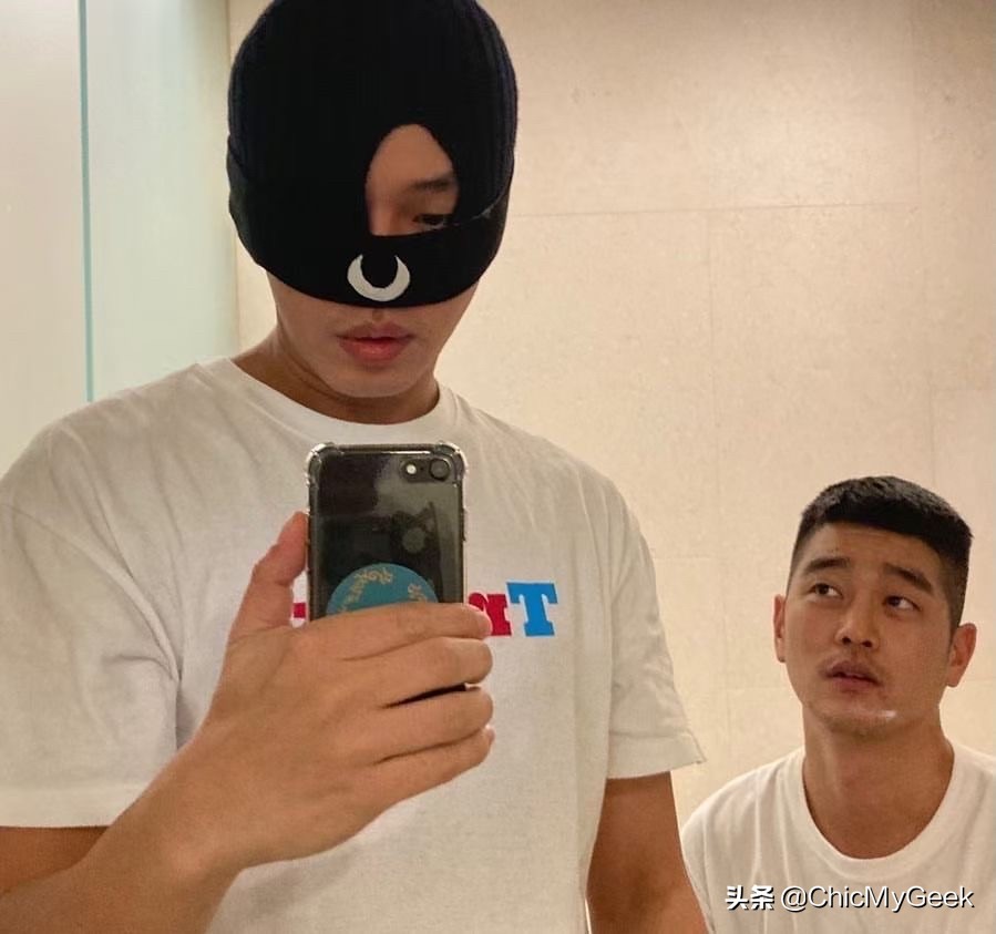 美誉之外的刘亚仁:大方公开男友,曾因免兵役遭全网骂