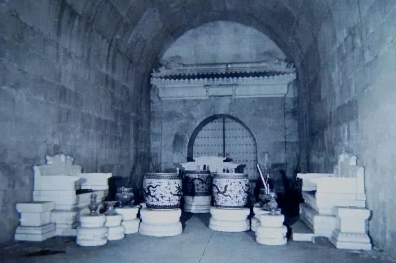 明定陵是郭沫若和谁发掘的,郭沫若为何执意发掘明定陵