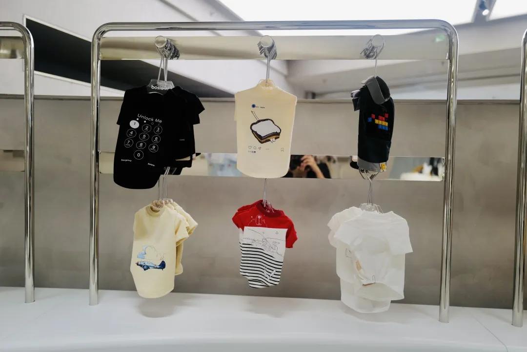 别争了,这条马路才是魔都内卷之王