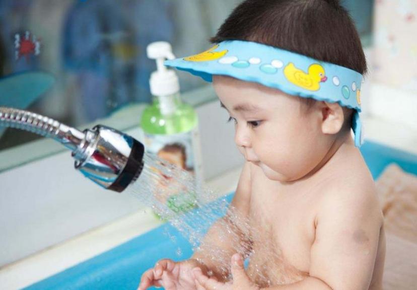 洗澡的最佳时间冬天正确洗澡顺序,冬季给宝宝在家洗澡怎么洗