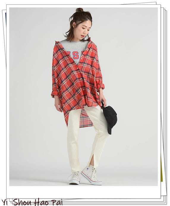 红色小格子衬衫女长袖时尚穿搭,红色格子衬衫配什么颜色裤子好看