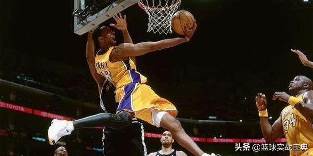 低手上篮动作技巧及注意事项,篮球空接上篮教学怎么练