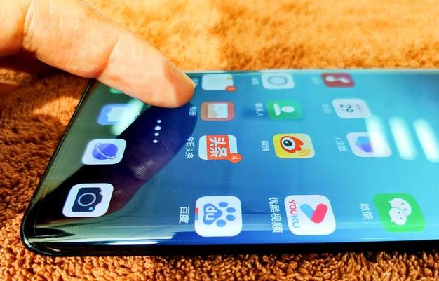 京东实体店买手机靠谱吗,手机实体店买还是网上买靠谱