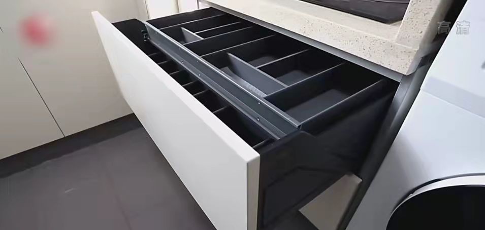 装修惨被亲戚骗,质量太差漏洞太多,拥挤小家如何华丽变身?