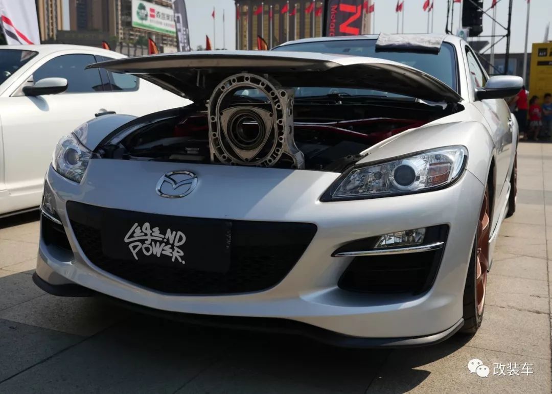 改装车聚会,改装车齐聚车展