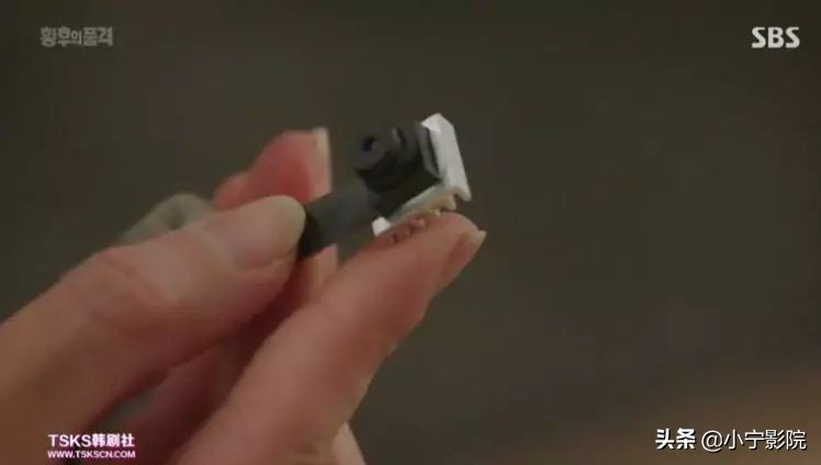 豪门、三角恋、车祸,隔着屏风偷情的狗血剧,这剧上瘾