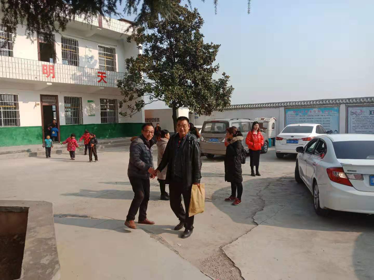 南阳市爱心助学,邓州市小草义工队