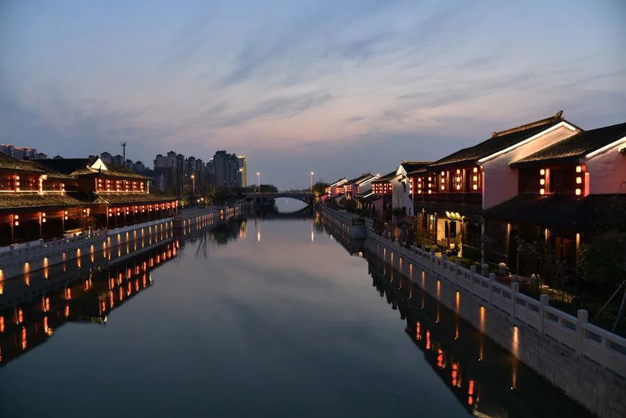 过年旅游最值得去的地方且人少,春节适合去哪游玩美食多