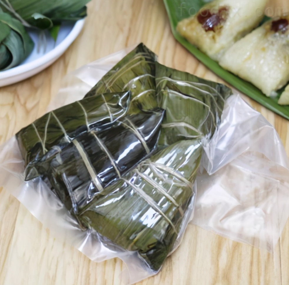 粽子放冰箱冷冻一年了还可以吃吗,冰冻过的粽子要煮多久才可以吃