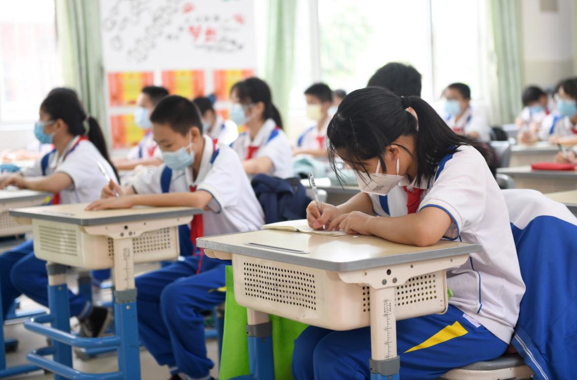 初中女学生身高,初中女生身高1米7