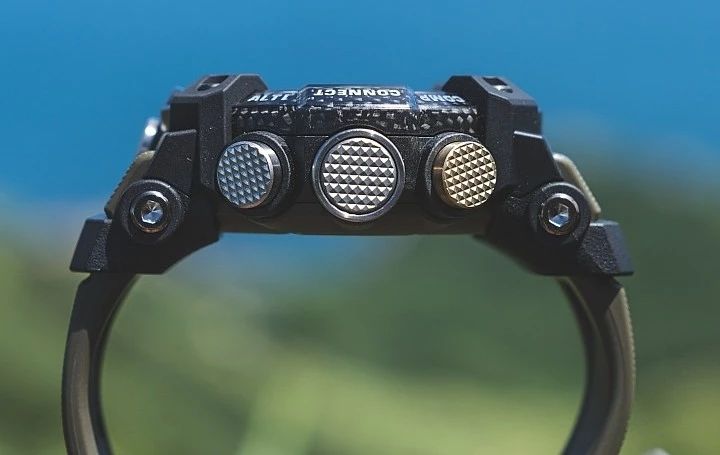 casio卡西欧手表男黑金gshock讲解,卡西欧gg-b100蓝牙连接都能做什么