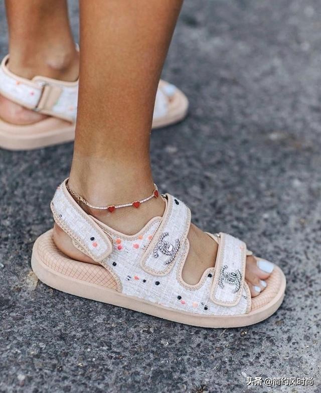 宋慧乔牛仔穿搭鞋子,近期的宋慧乔的穿搭