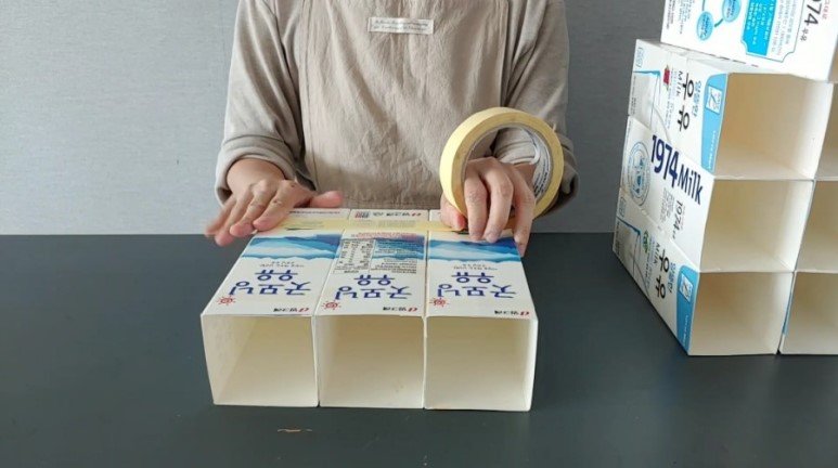 竖牛奶箱怎么改造收纳盒,纯牛奶盒子可以做成什么收纳