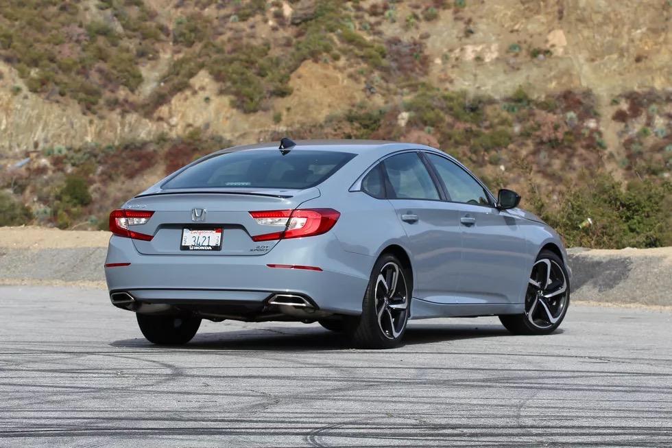 雅阁2021款和2022款有什么不同,本田雅阁2021款1.5t中配落地价