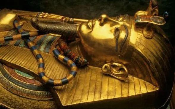 吞干尸粉包治百病???