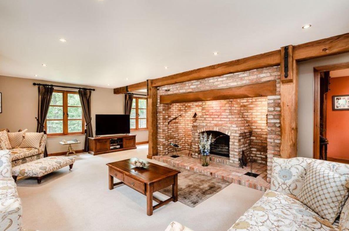 在英国100人民币能买到什么,100万英镑在英国能买什么房子