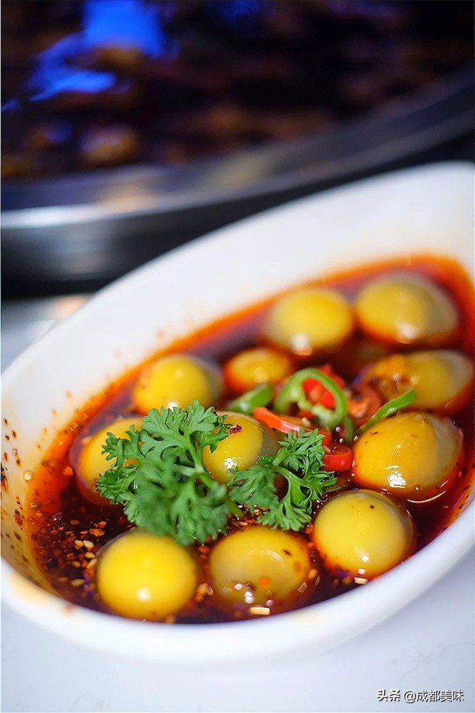 最好吃的美蛙鱼头在哪里,美蛙鱼头火锅的吃法