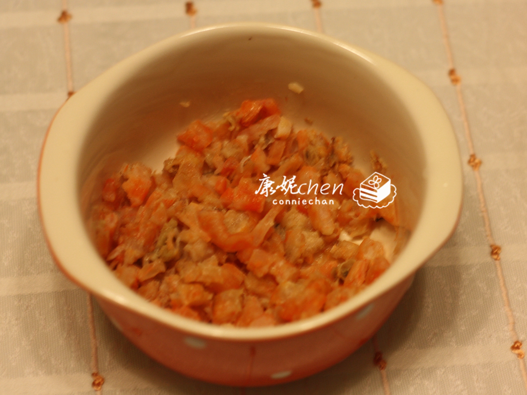 它用大米做的,做法简单,晶莹剔透,香滑可口,当早餐营养又好吃