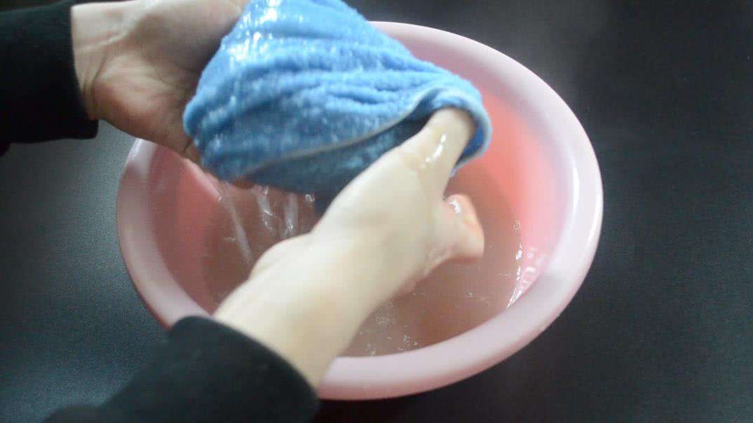 白色的毛巾时间久了发黄怎么洗,毛巾发黄了用什么洗