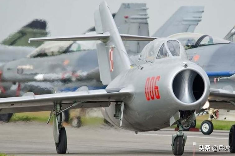 志愿军米格15，打响空战第一炮，美军上将：中国一夜成空军强国