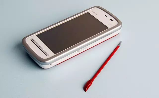 智能手机发展十年,你知道屏幕都发生哪些翻天覆地的变化吗?