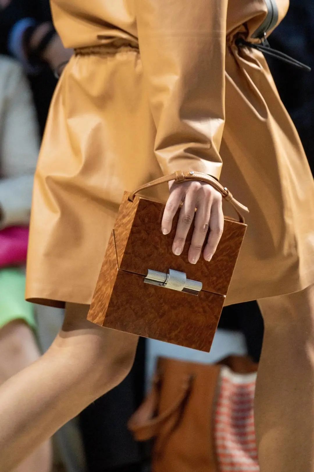 想买新包了？可以转给她这张最全清单