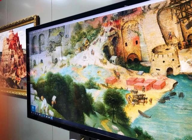 走进进博会|5G：1秒就能*载下**一部高清电影，卡一下都很难