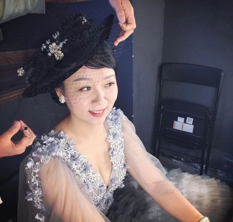 不露胸,不卖肉!照样圈粉百万!这才是最该被吹爆的真女神好吗