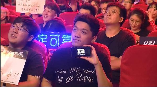 最痴迷于打游戏的明星,喜欢玩游戏的五位明星