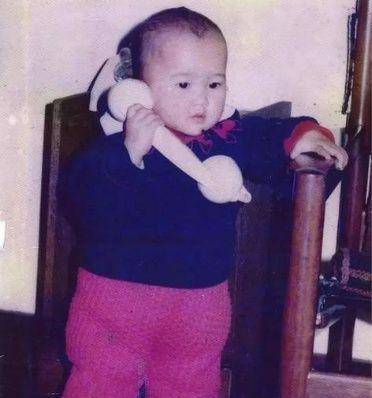 李玟跟曾志伟视频,香港女歌手李玟最新消息