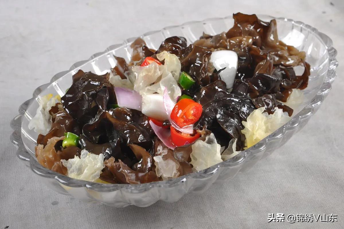 朋友来家吃饭做几个家常菜,朋友来家里做了一桌子菜