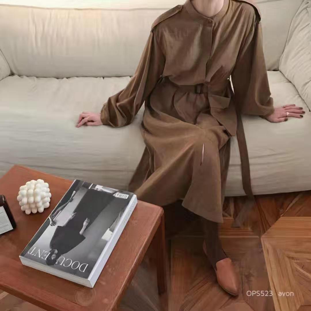 2018年韩国爆火的红蓝两边外套,韩国最新外套穿搭