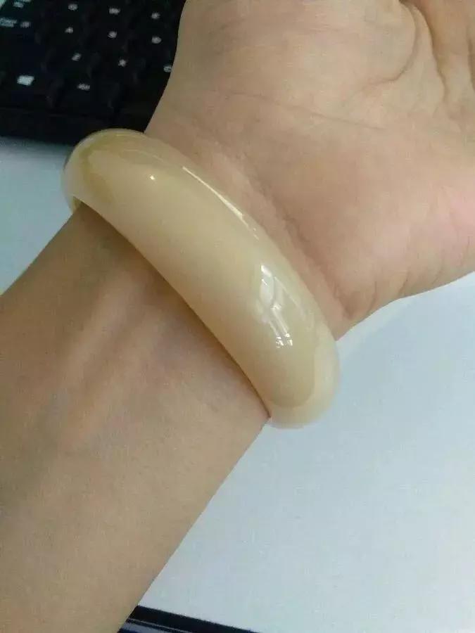 翡翠怎么保养会越戴越亮,钻石不亮雾蒙蒙是怎么回事