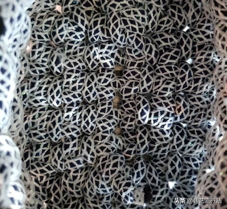 漂亮的钩针饰品,钩针小饰品教程图解