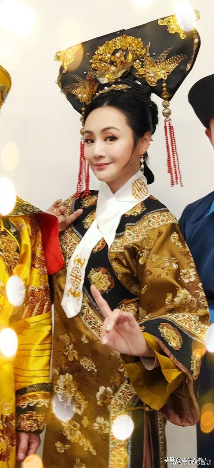 曹颖素颜照,46岁曹颖晒古装照片