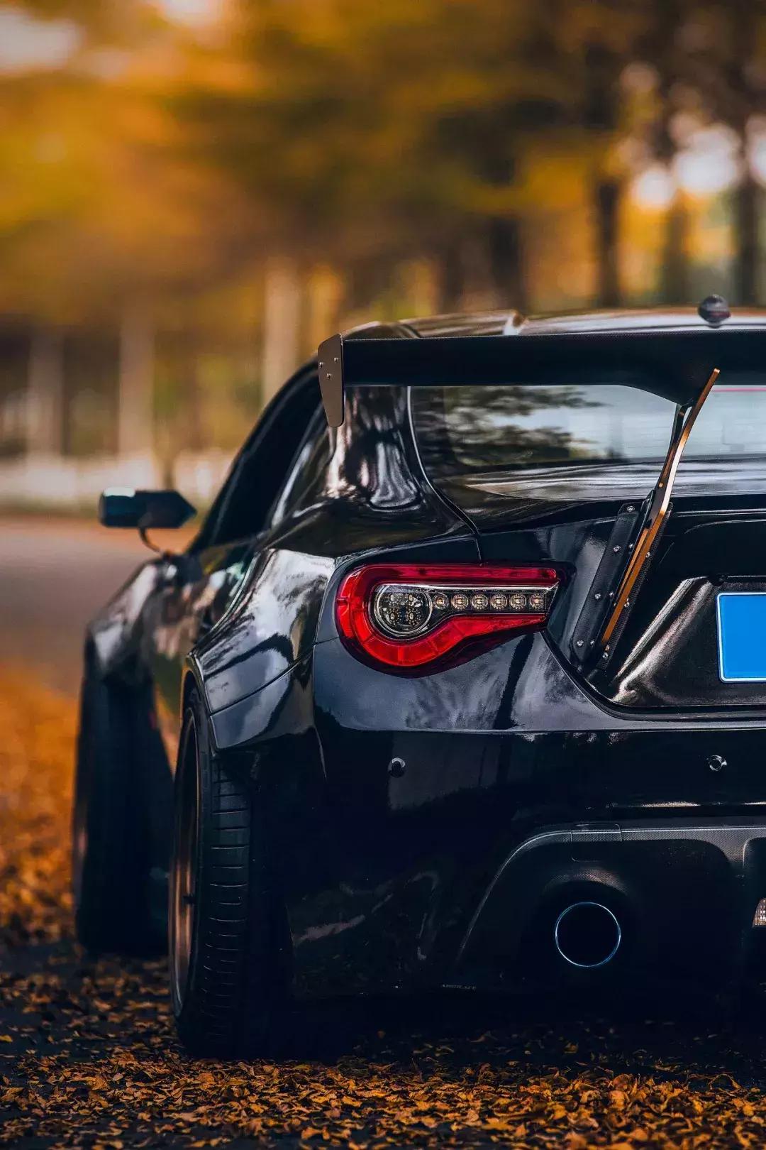 丰田86轮毂装18寸还是17寸好,丰田86加宽体