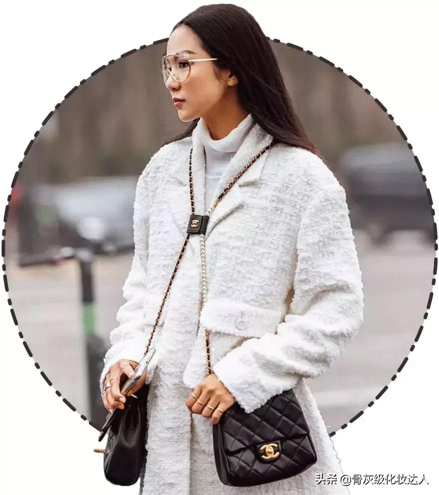 chanel新款包包2022灰色,chanel包包必入十款