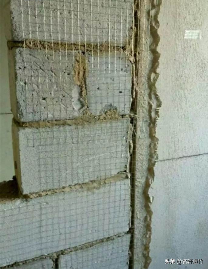 天花板发霉发潮掉墙皮该怎么处理,天花板发霉空鼓起皮什么原因
