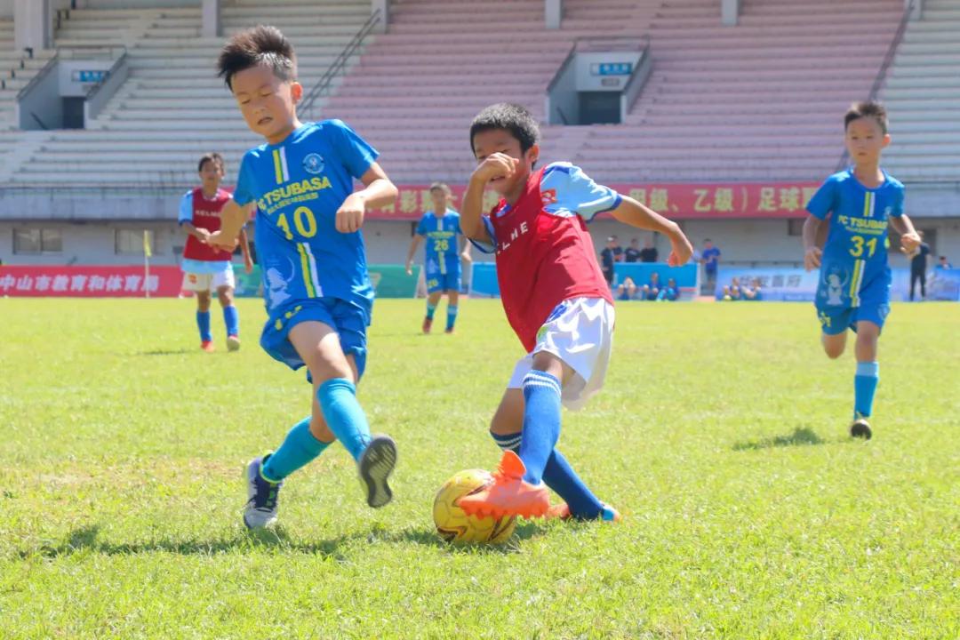 当中山、日本足球青训“激情相遇”，你更支持谁？
