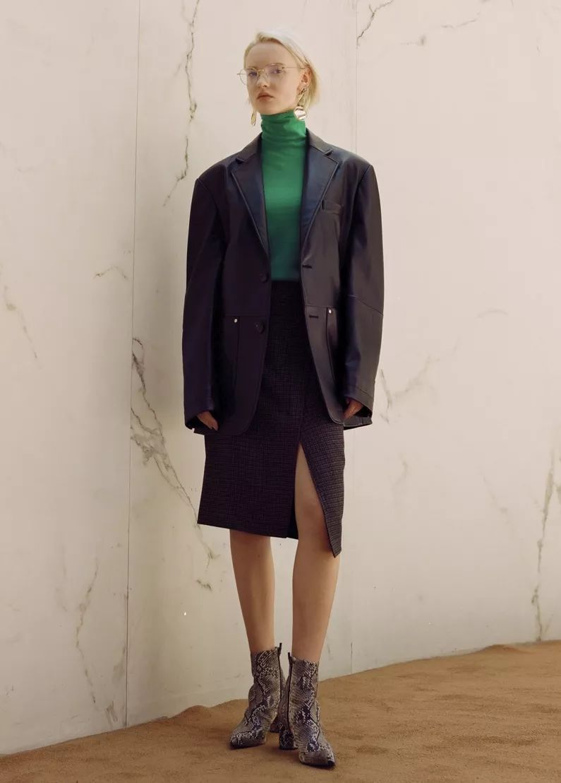 闊╁墽濂充富绌挎惌鍝佺墝,闊╁墽濂宠绌挎惌鍝佺墝