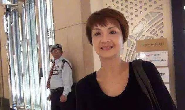 *子楣叶**：不脱衣服拍三级，还为此损失一千万？为何还被人骂不要脸