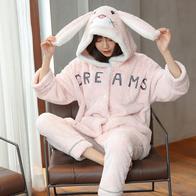 在家睡衣也要穿得美美的,家居睡衣可以很美