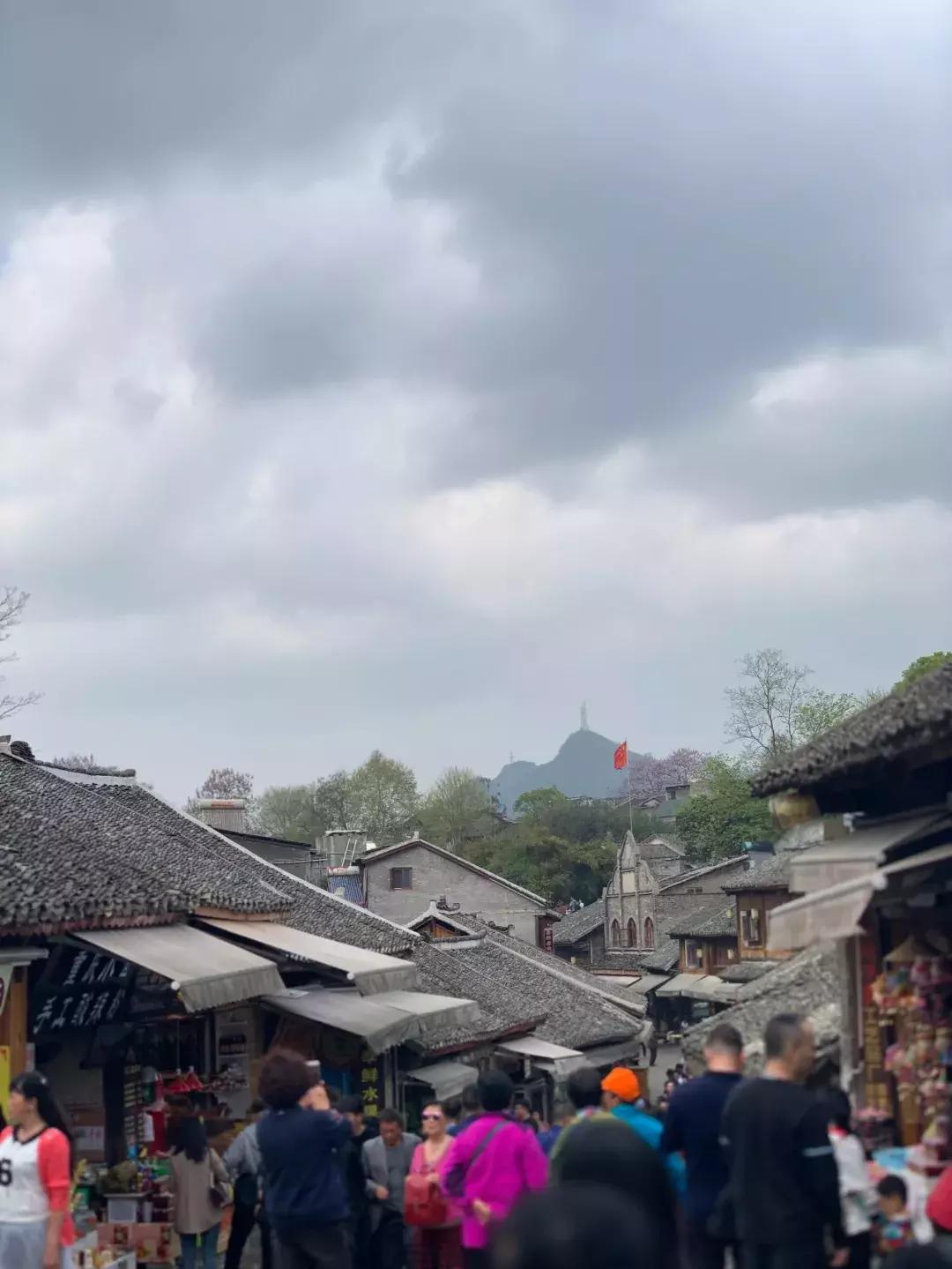 贵阳最好吃的糕粑稀饭,贵阳青岩糕粑稀饭成品