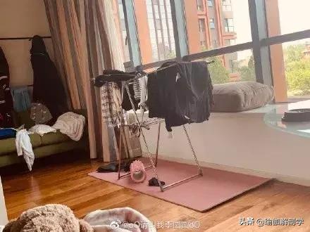 每个家里都有瑜伽垫,每个家庭都有个瑜伽垫