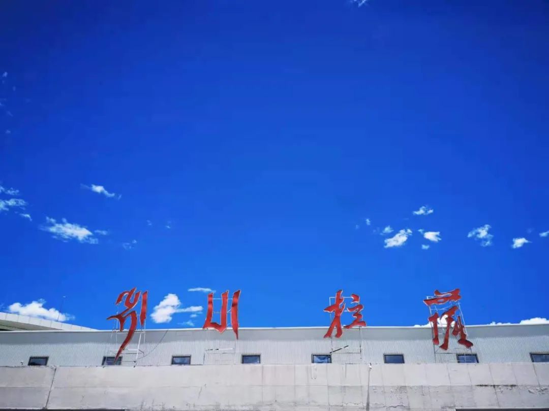 遇见*藏西**:送我礼物的藏族阿妈,和那个想跟我换佛珠的藏族男人