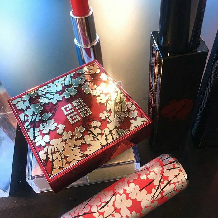 穿搭｜猪年限定款火热上线，可以名正言顺做精致的猪猪女孩啦~