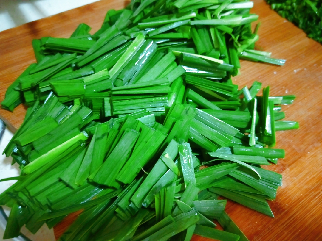 韭菜炒豆腐干味道鲜美营养丰富,土豆豆腐干丁炒韭菜怎么炒才好吃