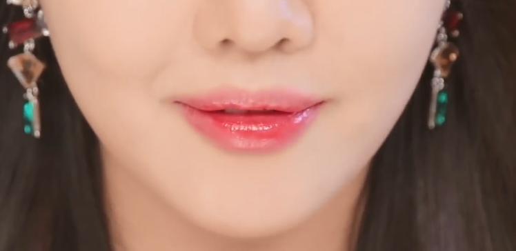 涂完口红如何卸口红,涂口红的正确方法口红怎么卸