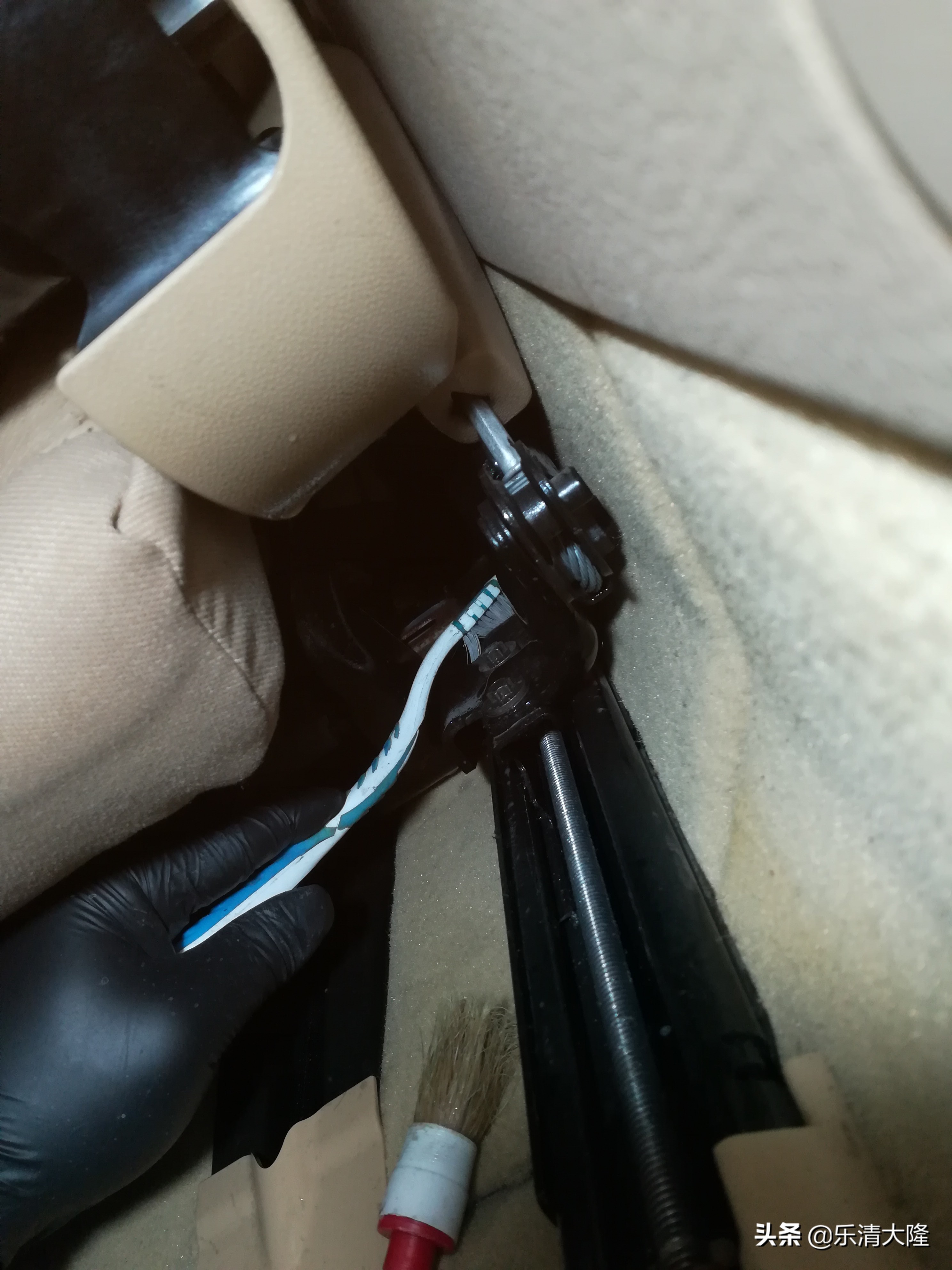 奔驰s350门边镀铬条,奔驰s350座椅清洗翻新