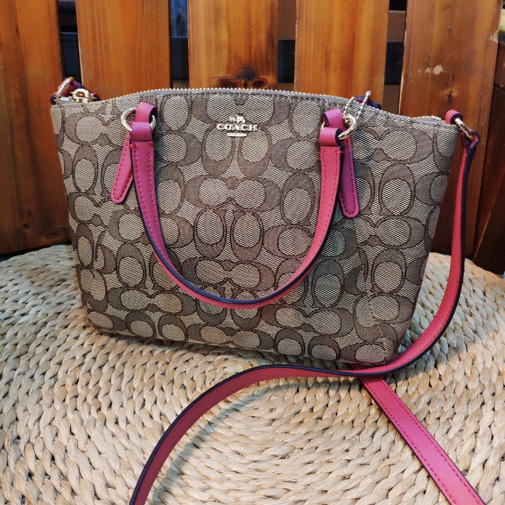 蔻驰经典款马鞍包,蔻驰时尚轻奢包